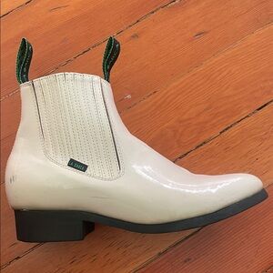 Ivory Mariachi boots 
Botines de mariachi , marfil